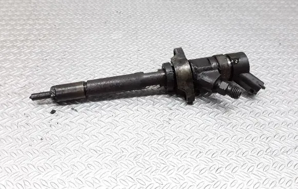 Peugeot 207 Fuel injector 0445110239