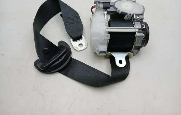 Lexus GS 250 350 300H 450H Front seatbelt 7T4450P 7J08280310 2J082931