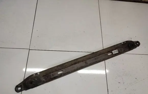 Radiator mount bracket