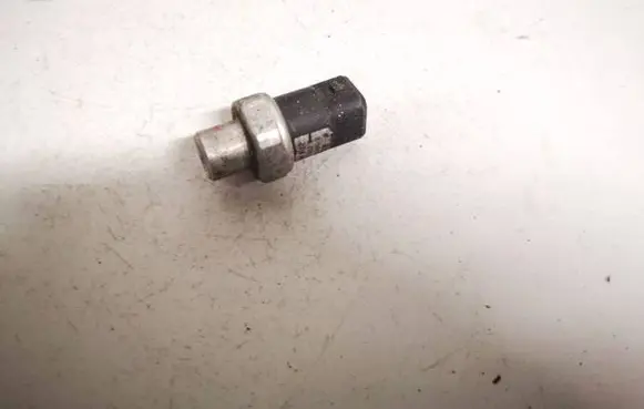 Volkswagen PASSAT B5 Air conditioning (A/C) pressure sensor 8D0959482B