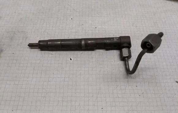 Fuel injector