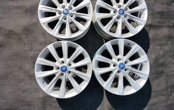 Ford Kuga II R17 alloy rim 