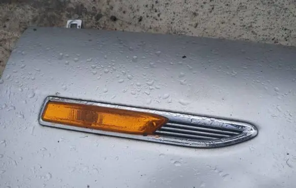 Ford Mondeo MK IV Front fender indicator light