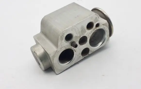 Air conditioning (A/C) expansion valve