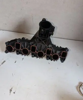 Volkswagen PASSAT CC Intake manifold
