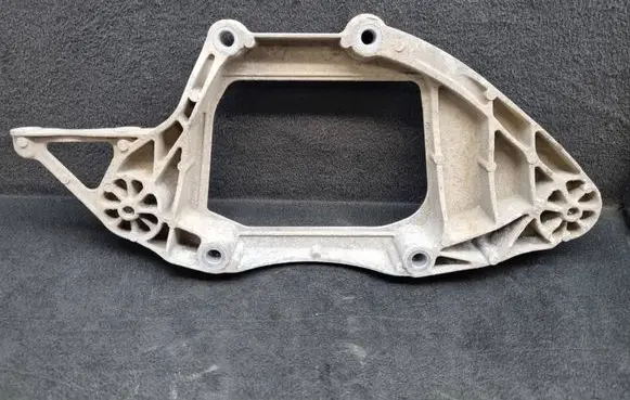 Audi A6 Allroad C7 Rear differential/diff mount bracket 8K0599287J