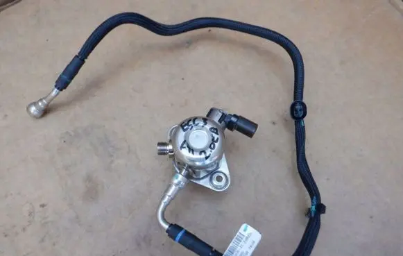 Ford Escape IV Fuel injection high pressure pump K2GE9D376AA