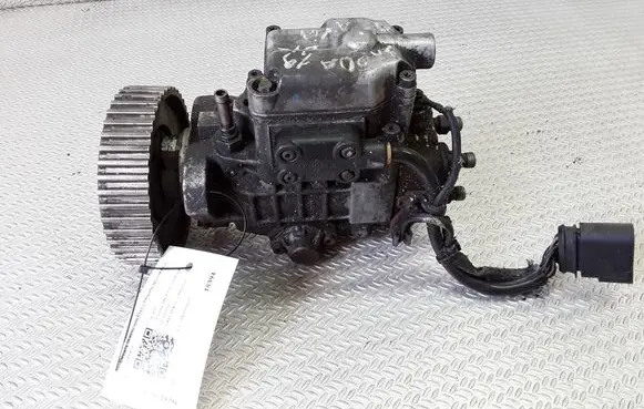 Skoda Octavia Mk1 (1U) Fuel injection high pressure pump 0460404977