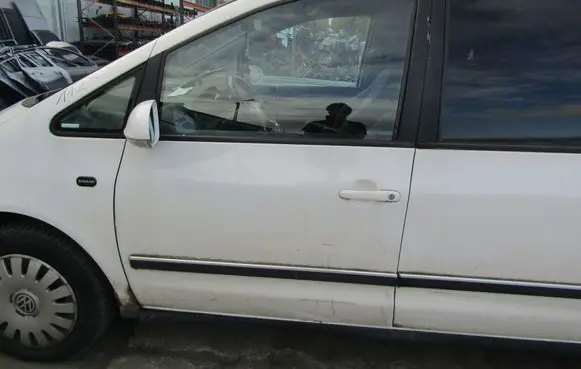 Volkswagen Sharan Front door 