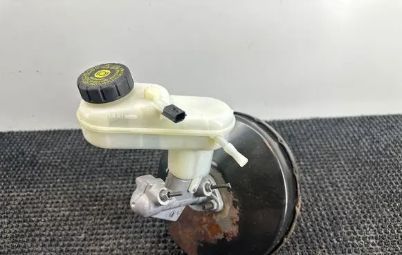 Renault Twingo II Brake booster 8200910008