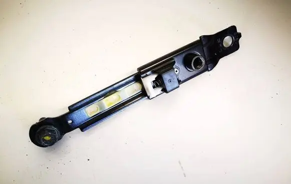Hyundai i30 Seat belt adjustment rail 