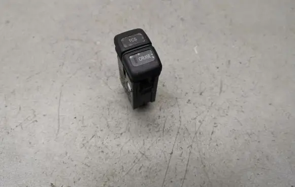 Acura CL II Cruise control switch M17982