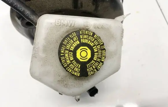 Brake fluid reservoir