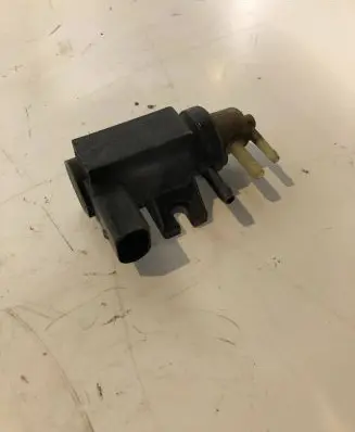 Volkswagen PASSAT B6 Vacuum valve 1K0906627A 08T333 70086800