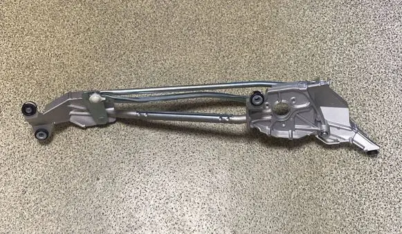 Mitsubishi Outlander Front wiper linkage and motor 8251A031