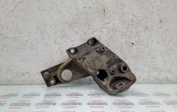 Audi A4 S4 B5 8D Gearbox mounting bracket 8D0399108E