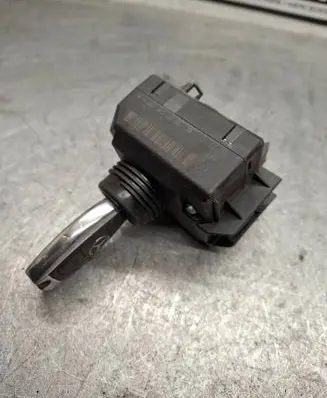 Mercedes-Benz C W204 Ignition lock A2079052600