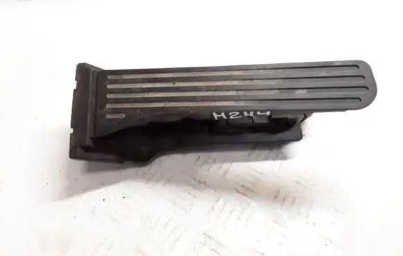 Volkswagen Touran I Accelerator throttle pedal 6PV00874601 1T2723503G 74390600