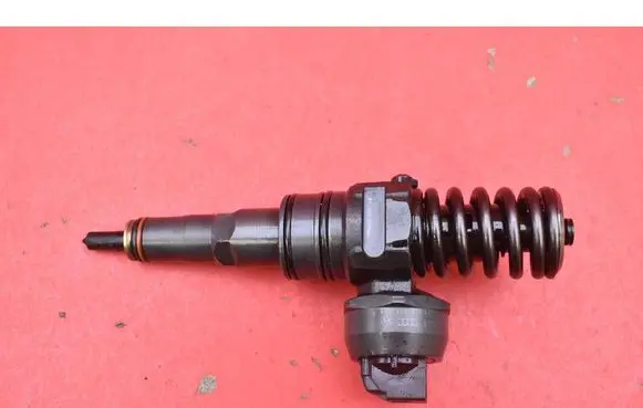 Skoda Octavia Mk2 (1Z) Fuel injector 0414720215