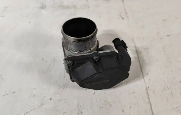 Hyundai i20 (PB PBT) Throttle body valve 351002A900 5WY9174E 042142