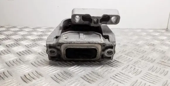 Audi TT TTS Mk2 Engine mount bracket 8J0199262