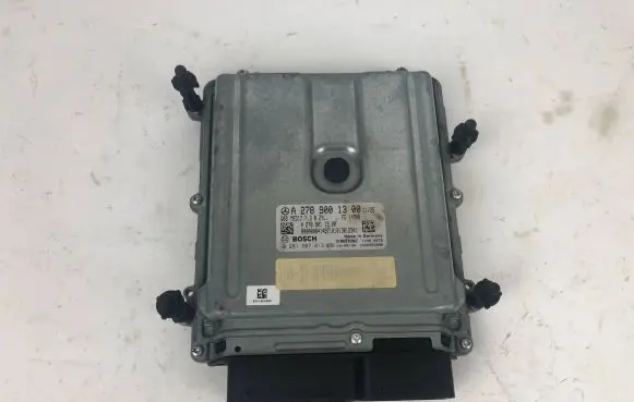 Mercedes-Benz E AMG W212 Engine control unit/module A2789001300 1039S53998 0261S07813