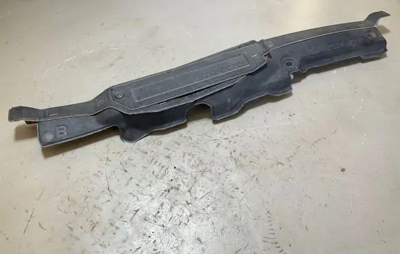 Mazda 2 Radiator trim 