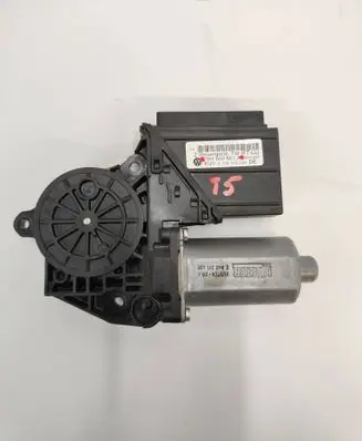 Volkswagen Multivan T5 Front door window regulator motor 7H1959801A 0203H005 038070043