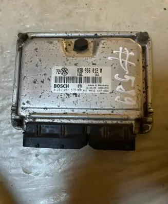 Audi A6 S6 C5 4B Engine control unit/module 038906012M 28SA4240 0281001979