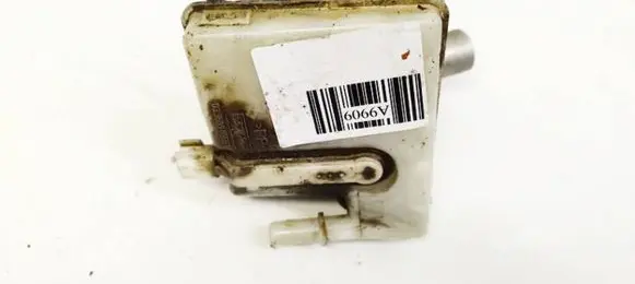 Brake fluid reservoir