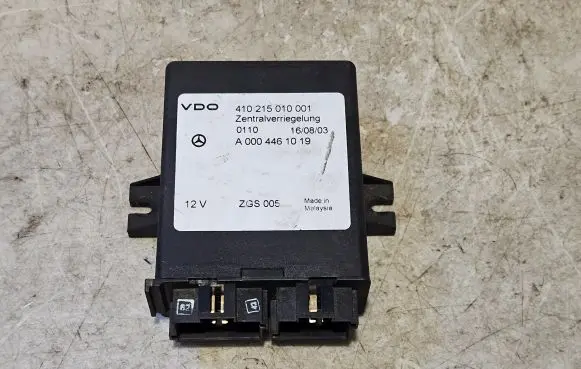 Mercedes-Benz Sprinter W901 W902 W903 W904 Door central lock control unit/module A0004461019