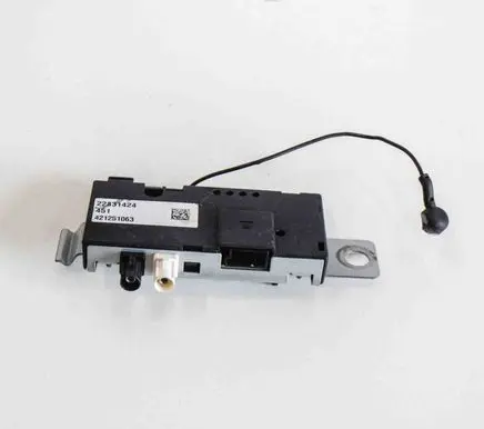 Chevrolet Volt I Aerial antenna amplifier 22831424 421251063