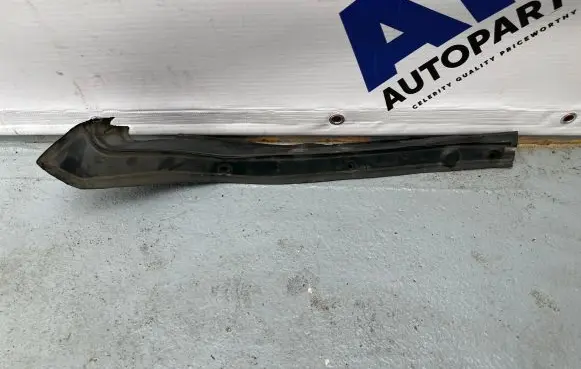BMW 3 F30 F35 F31 Engine compartment rubber 51764887476 10808611