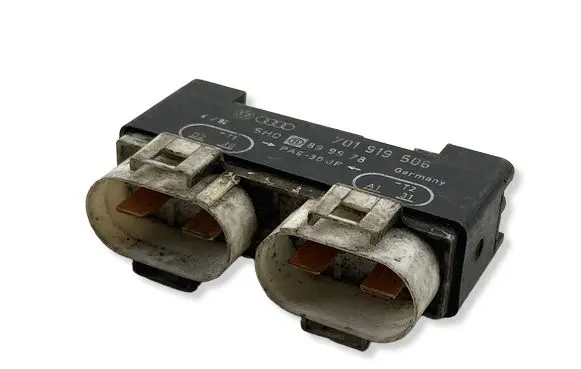 Audi A6 S6 C5 4B Coolant fan relay 701919506 899978