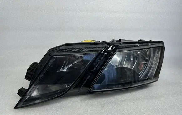 Skoda Octavia Mk3 (5E) Headlight/headlamp 5E1941015C 030110420100 LE15A6368