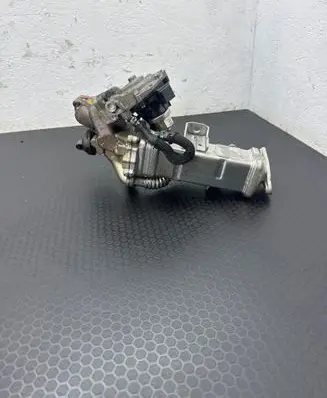 BMW 5 F10 F11 EGR valve cooler 7822347 8513132