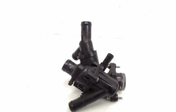 Mercedes-Benz CLA C117 X117 W117 Thermostat/thermostat housing A2702000615