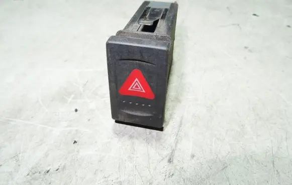 Volkswagen PASSAT B5 Hazard light switch 3B0953235B