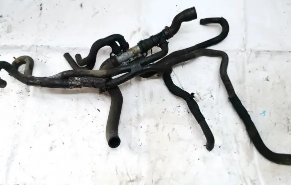 Engine coolant pipe/hose