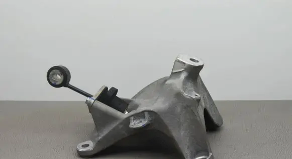 Audi Q7 4M Engine mounting bracket