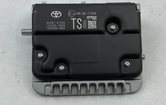 Toyota Prius xw60 Windshield/windscreen camera 8646C47090 1003500694 TD350000694