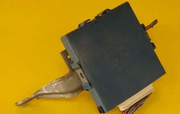 Toyota Corolla Verso AR10 Combustion control unit/module 89618-0F020 896180F020 MB123800-9021