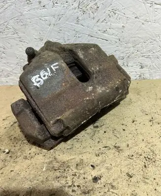 Volkswagen Golf VI Front brake caliper