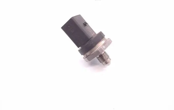 BMW 5 F10 F11 Fuel pressure sensor 7620946