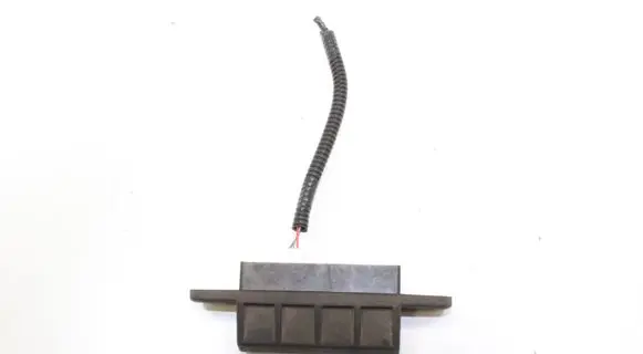 Toyota Avensis T270 Tailgate/boot open switch button 