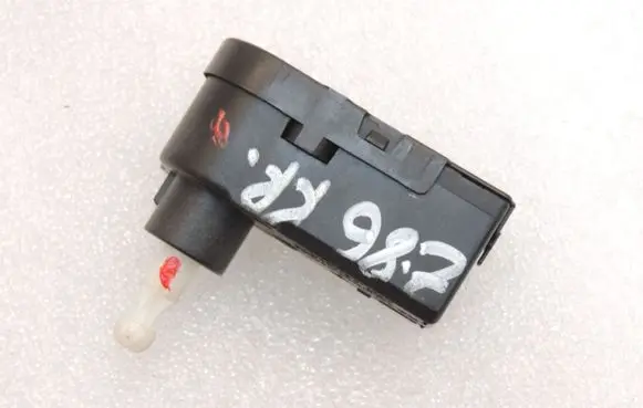 Opel Zafira C Headlight level adjustment motor 0307853306