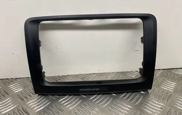 Skoda Superb B6 (3T) Radio/GPS head unit trim 8T0858069