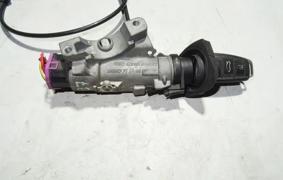 Audi A4 S4 B7 8E 8H Ignition lock 4B0905851M