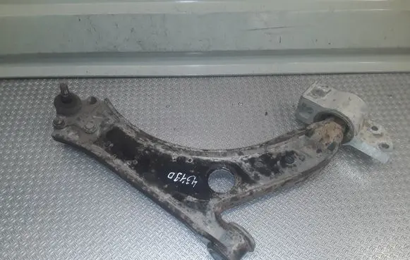 Volkswagen Golf Plus Front lower control arm/wishbone 