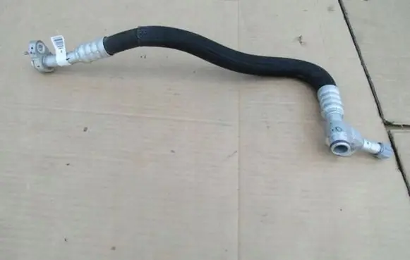 Mercedes-Benz ML W164 Air conditioning (A/C) pipe/hose A1668302501